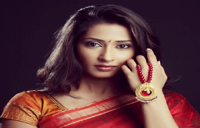 Yeu Kashi Tashi Mi Nandayla Lyrics (1)