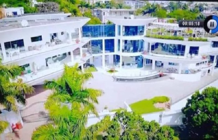 Who Built Mahmoud's House?